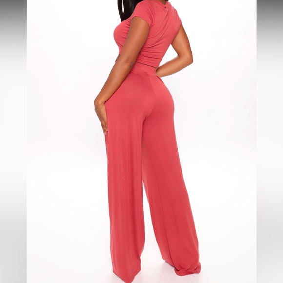 Crop top and pant set
FASHION NOVA - Picture 6 of 8